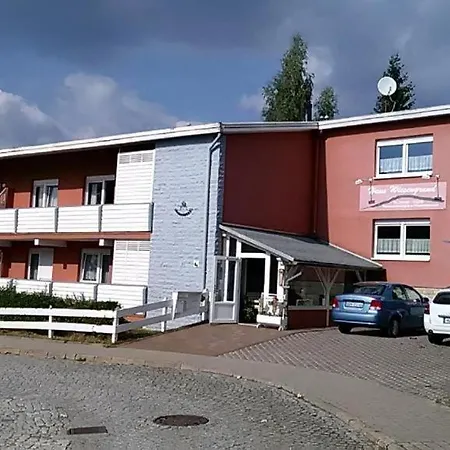 Haus Wiesengrund * ターレ